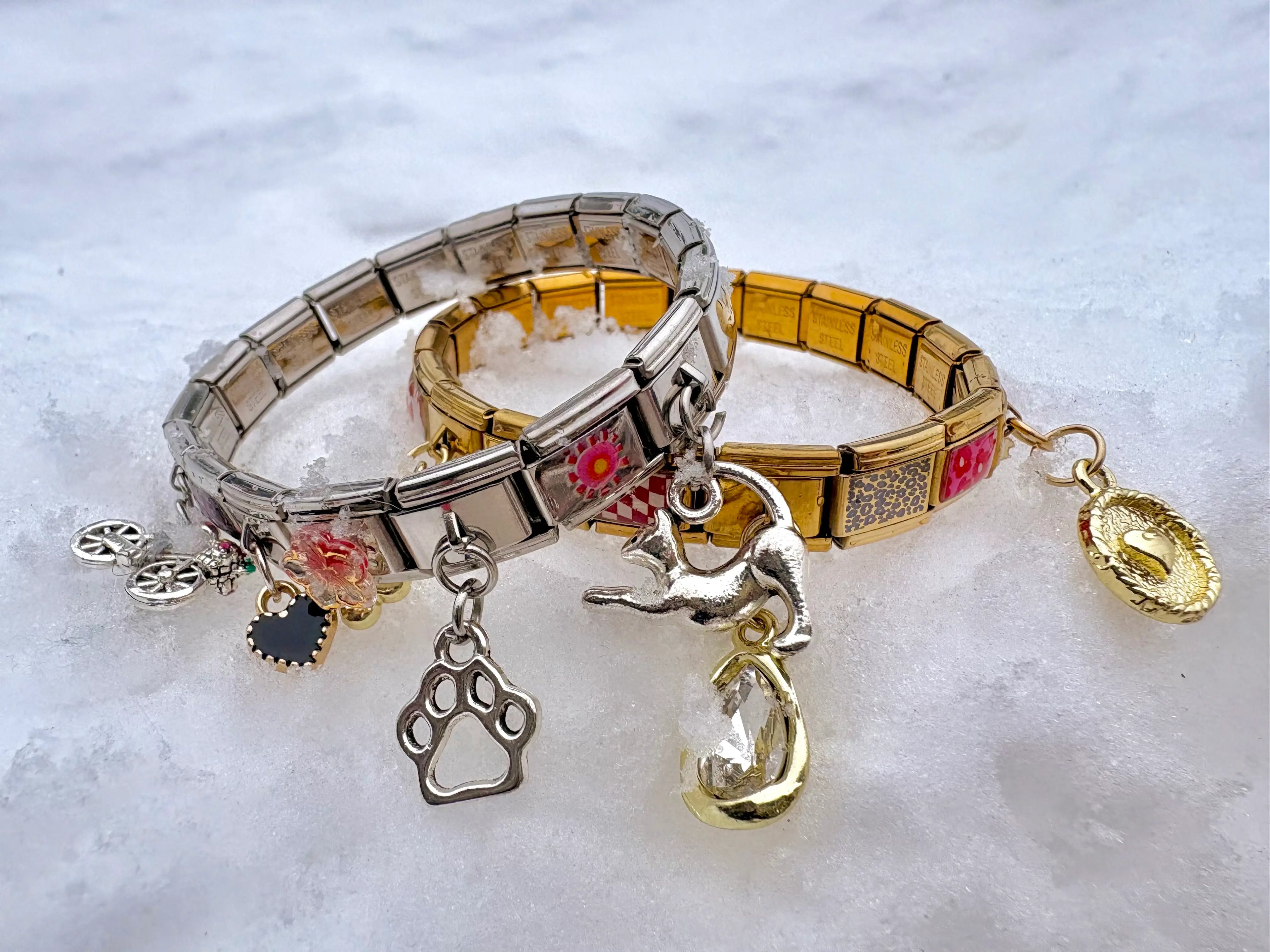 Comment porter des bijoux colorés en hiver ?